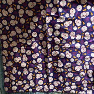 Lush Blue and White Geometric snowman Christmas knot wrap